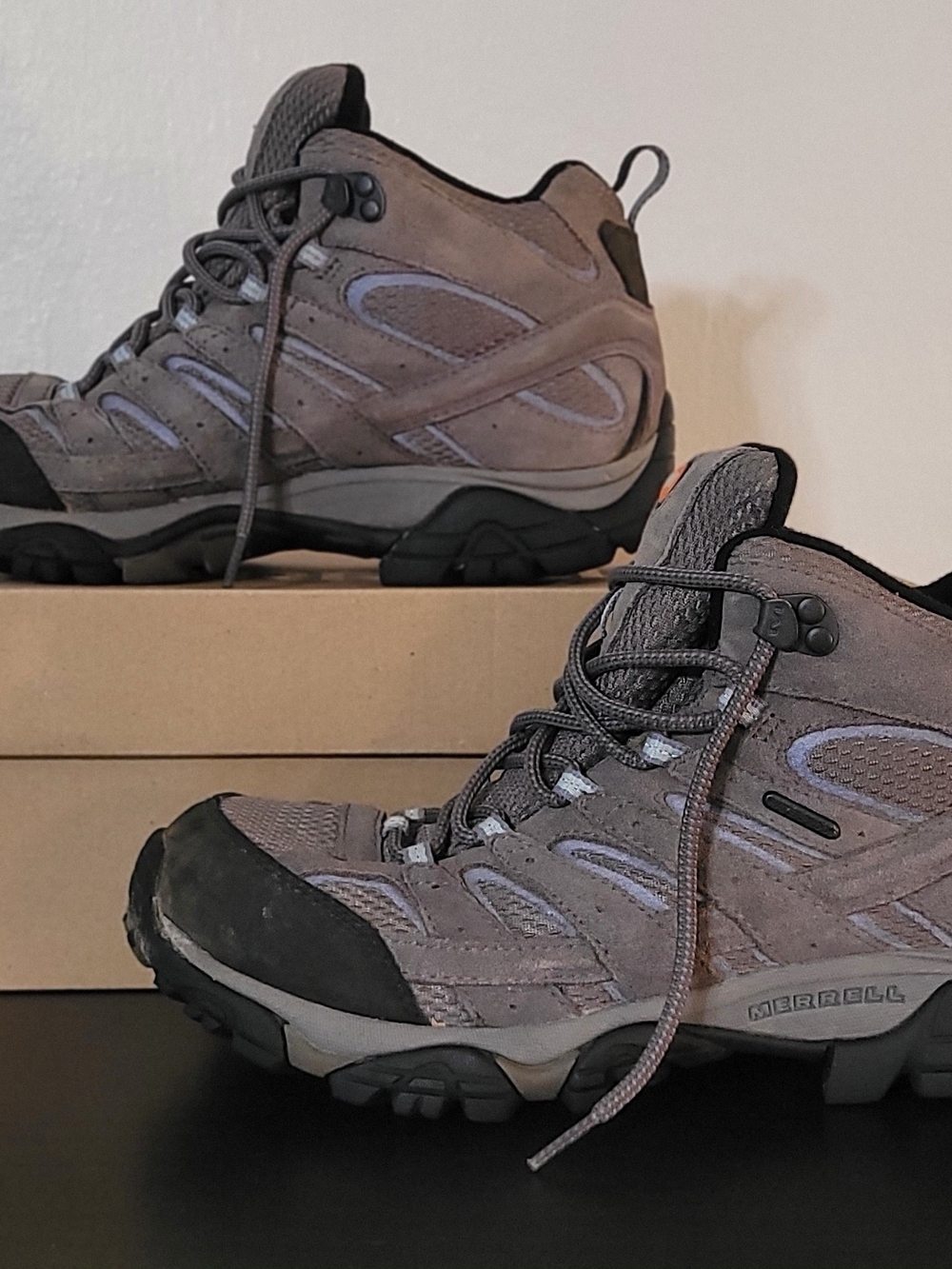 Merrell Women's Moab 2 Mid Waterproof Hiking Boot - Gray/Blue, Size 10.5 Wide - Picture 7 of 11